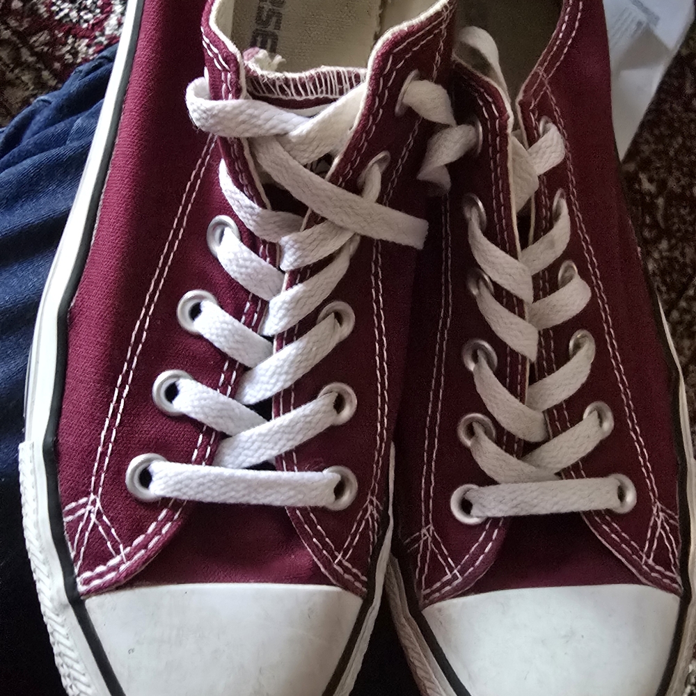 Converse Burgundy Women's Size 10